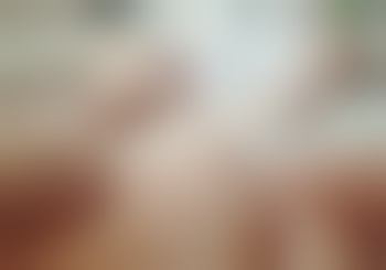 Plantureuse transexuelle dans la baignoire