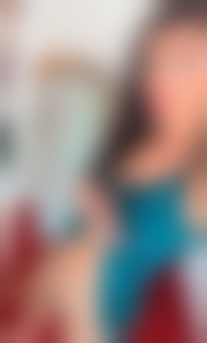 T-girl faisant une duckface – Yvelines 78