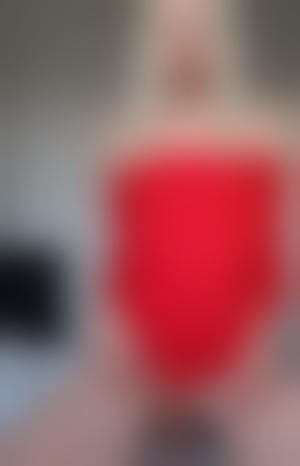 Blonde fougueuse sort les griffes