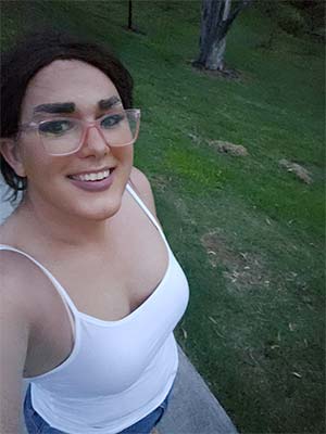 La Farlède - tranny dans le parc offre des blowjobs